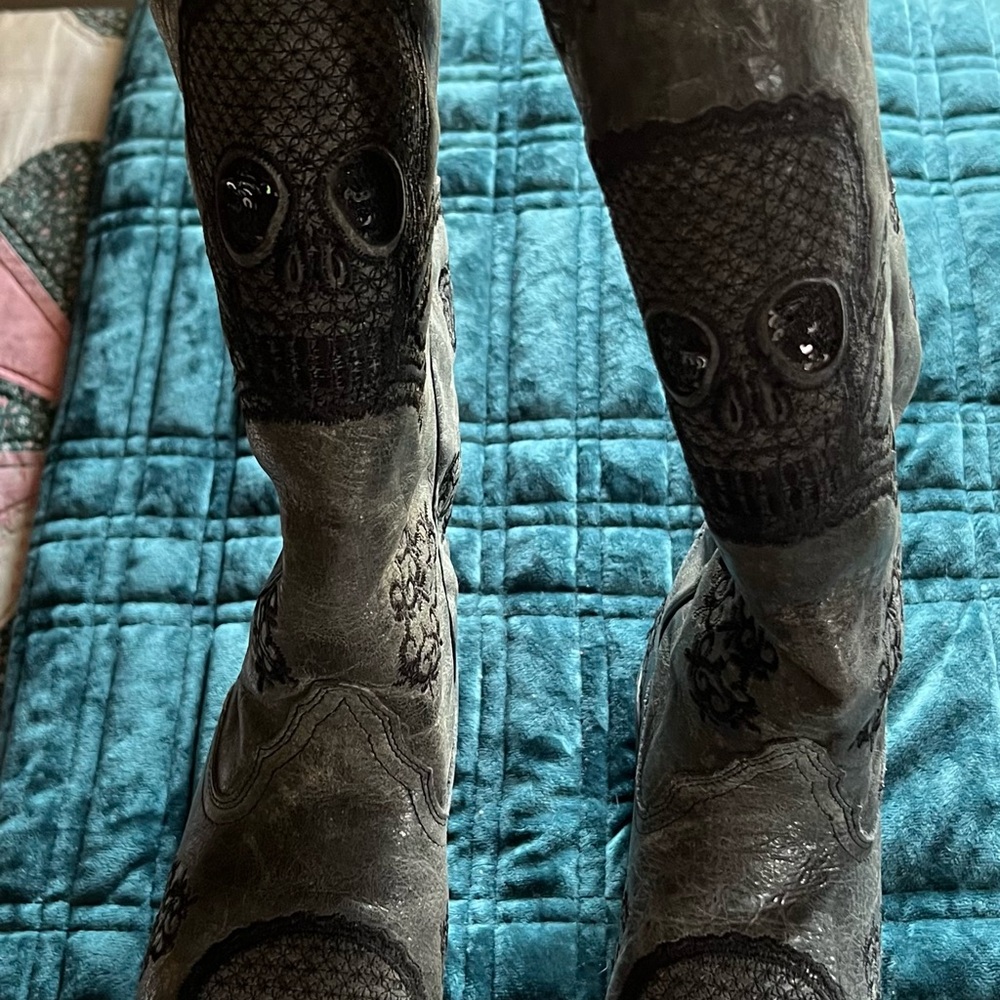 Corral Embroidered Skull Boots - image 1